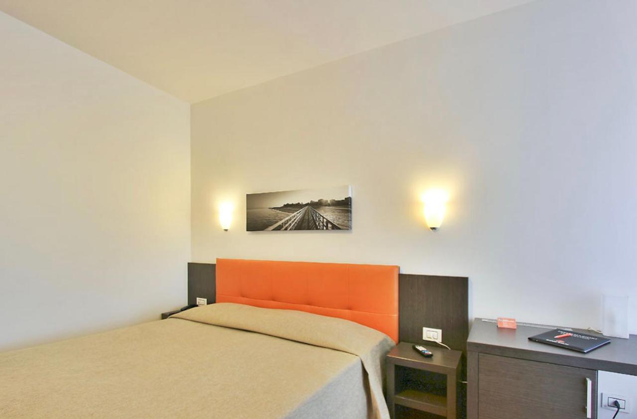 Hotel Simi Lan Lignano Sabbiadoro Luaran gambar