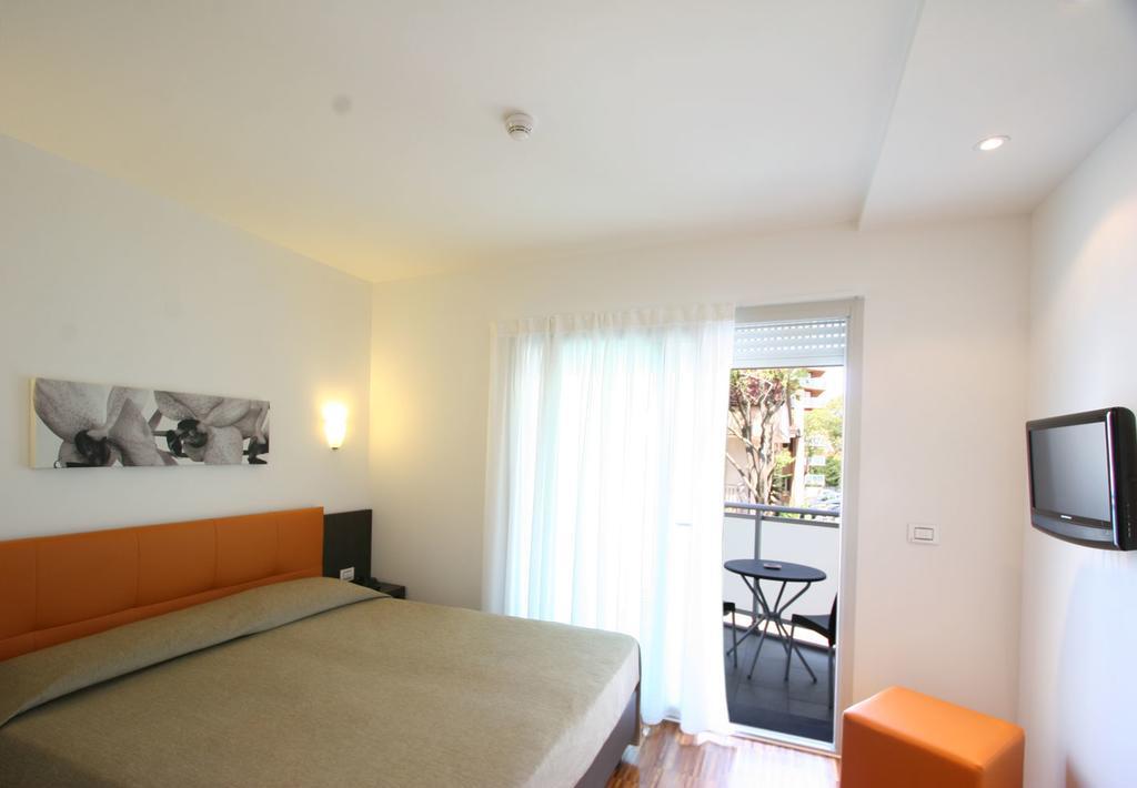 Hotel Simi Lan Lignano Sabbiadoro Luaran gambar