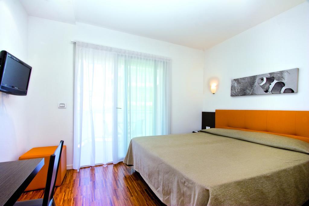Hotel Simi Lan Lignano Sabbiadoro Luaran gambar