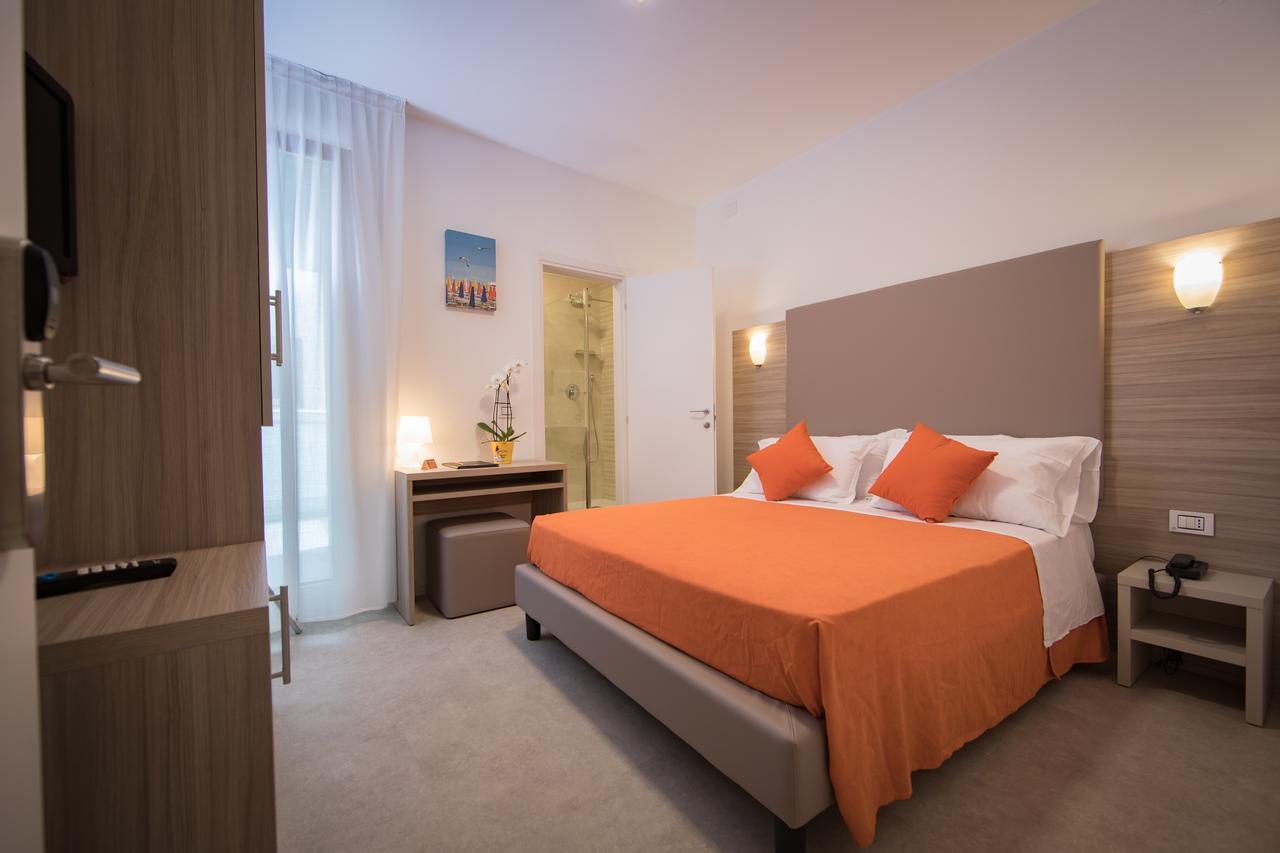 Hotel Simi Lan Lignano Sabbiadoro Luaran gambar