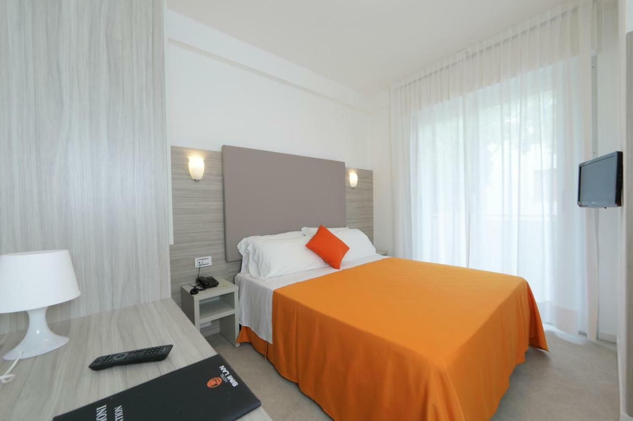 Hotel Simi Lan Lignano Sabbiadoro Luaran gambar