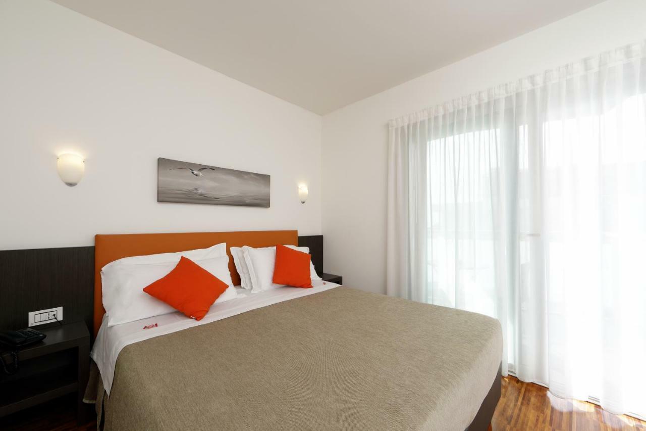 Hotel Simi Lan Lignano Sabbiadoro Luaran gambar